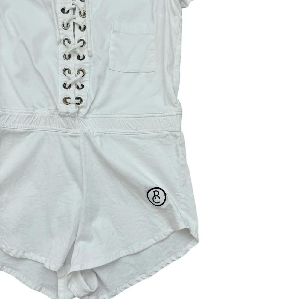 Carolin Ritz Paris White Lace-Up Romper Size 4